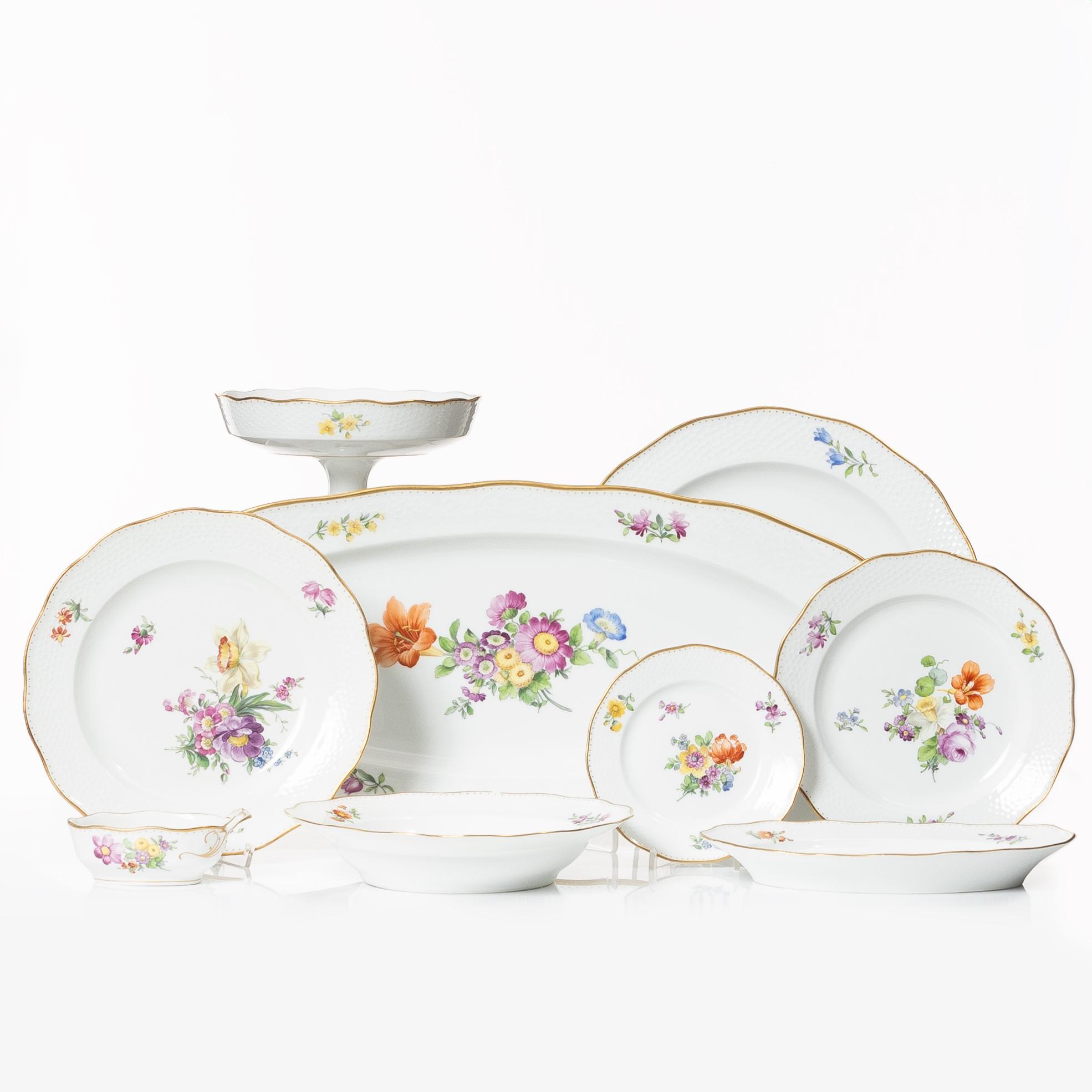 Royal Copenhagen, a 33-piece dinner service, 'Saxon Flower', Denmark.