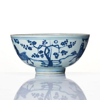 A blue and white bowl, late Ming dynasty, 17th century.