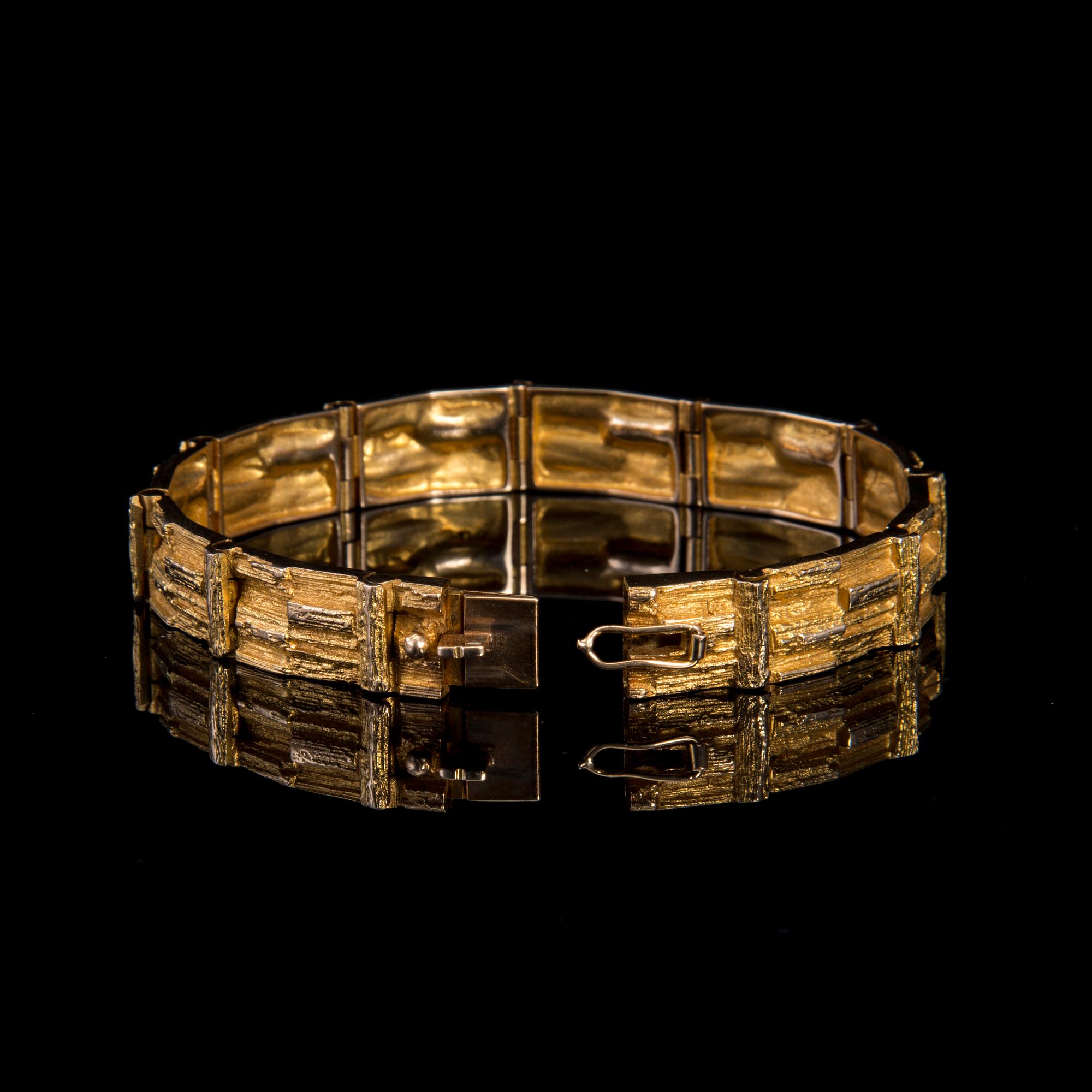 ARMBAND, 18K guld. Björn Weckström, Lapponia 1972. Vikt ca 28,7 g.