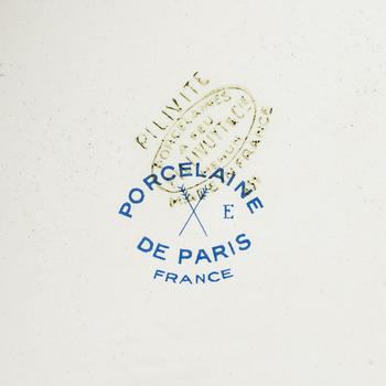 Service pieces, 91 pcs, mostly Porcelain de Paris.