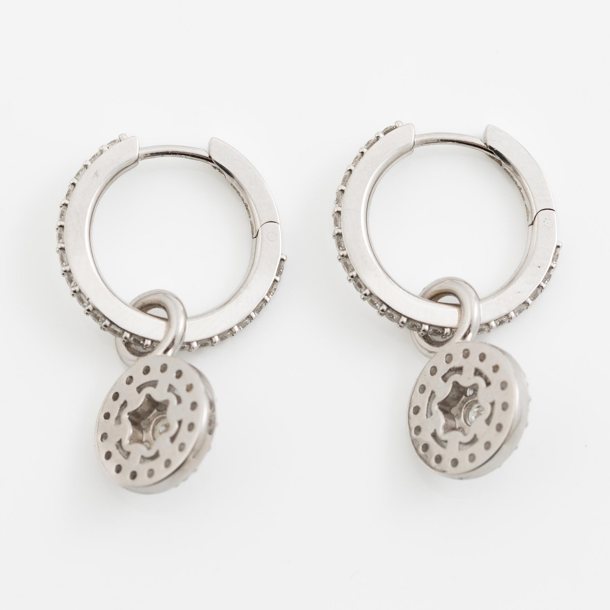 Hoop earrings with pendants, 18K white gold set with brilliant-cut diamonds.