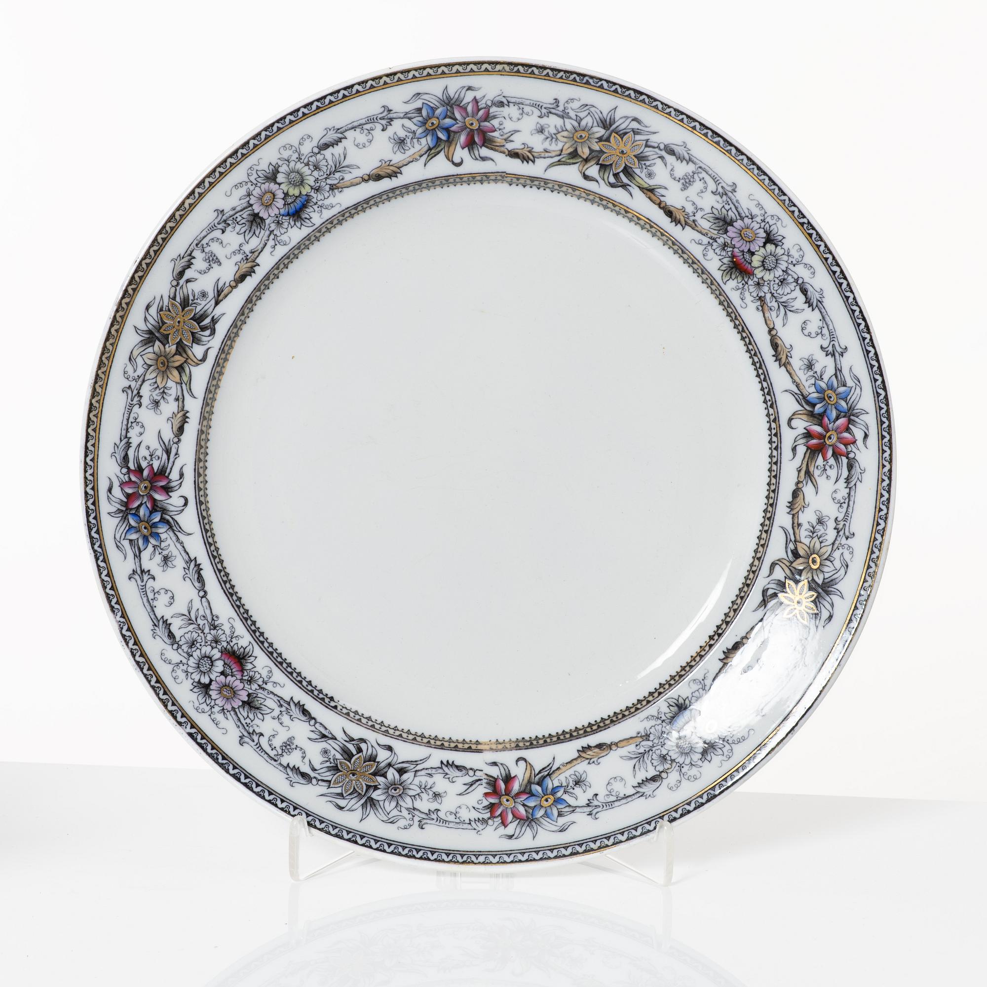 Dinner service, 100 pieces, creamware, "Iris", Rörstrand, second half of the 20th Century.