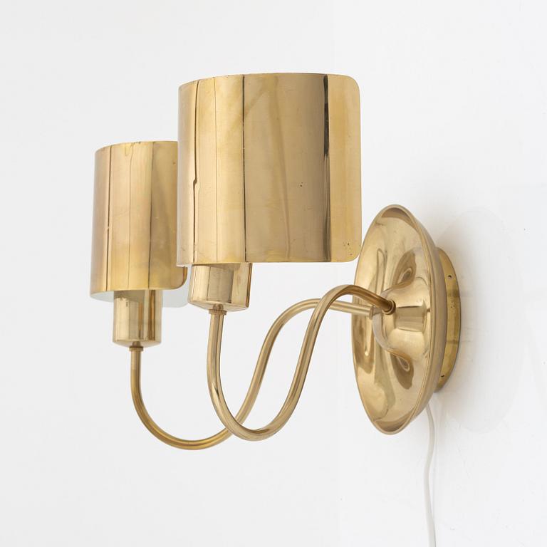 Josef Frank, a model '2365' brass wall light, Firma Svenskt Tenn.