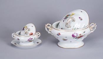 SERVIS, porslin,  Bing & Gröndahl, 141 delar.