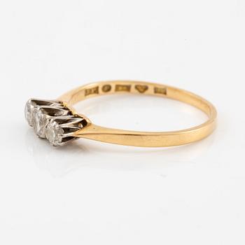Ring, 18K gold with three brilliant-cut diamonds.