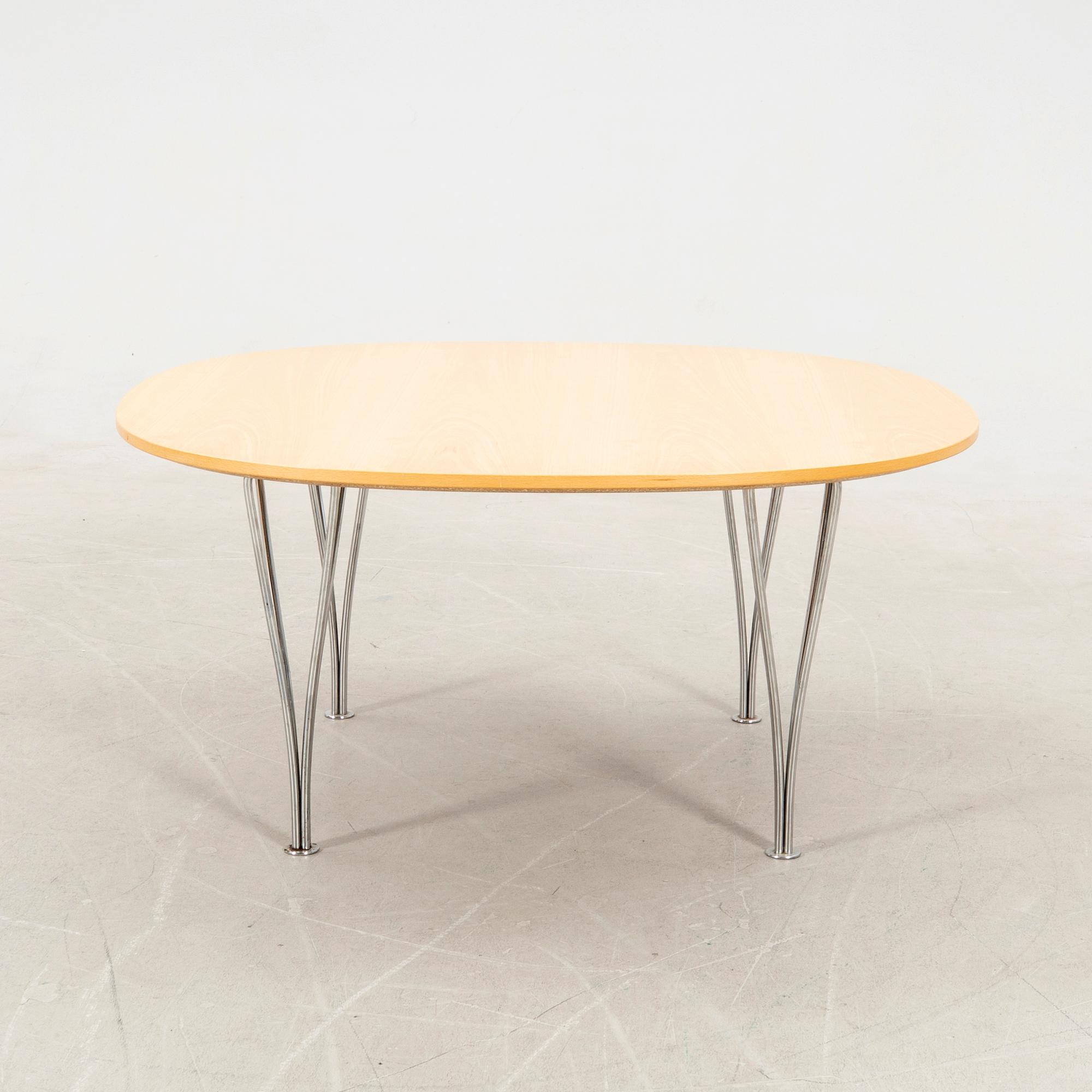 Bruno Mathsson & Piet Hein, soffbord "Supercirkel" för Fritz Hansen, Danmark sent 1900-tal.