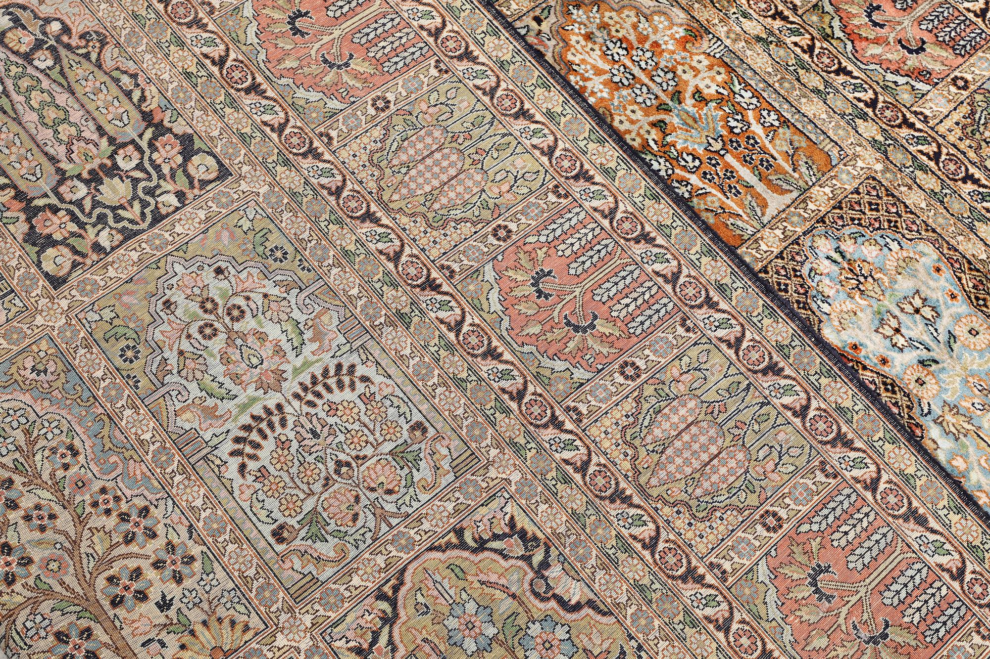 Matta, silke Kashmir, ca 316 x 213 cm.