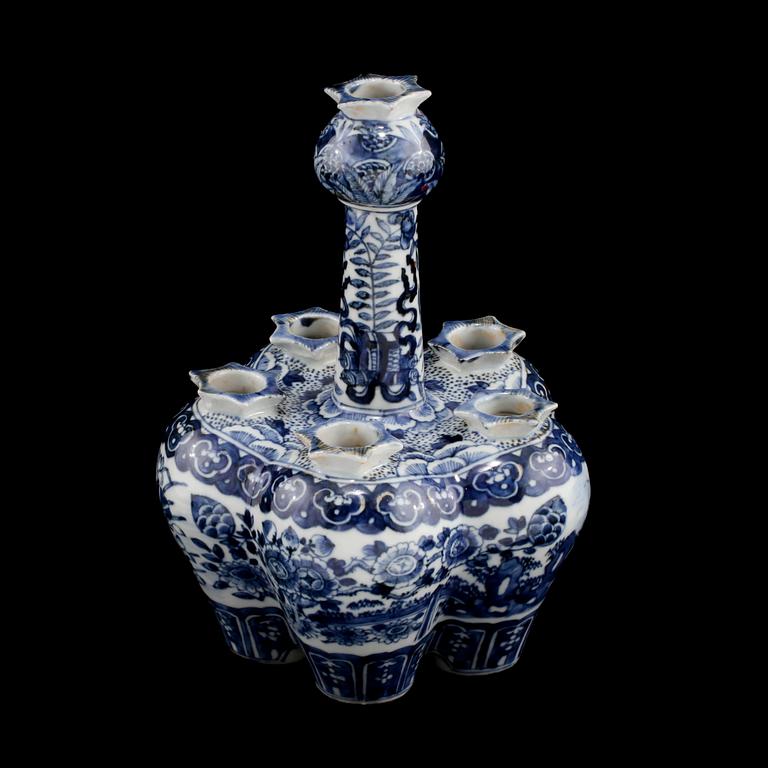TULPANVAS, porslin, Kina, 1800-tal.