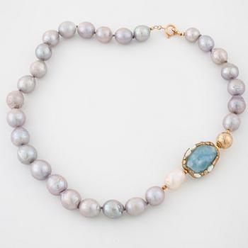 A beryll and cultured pearl necklace.