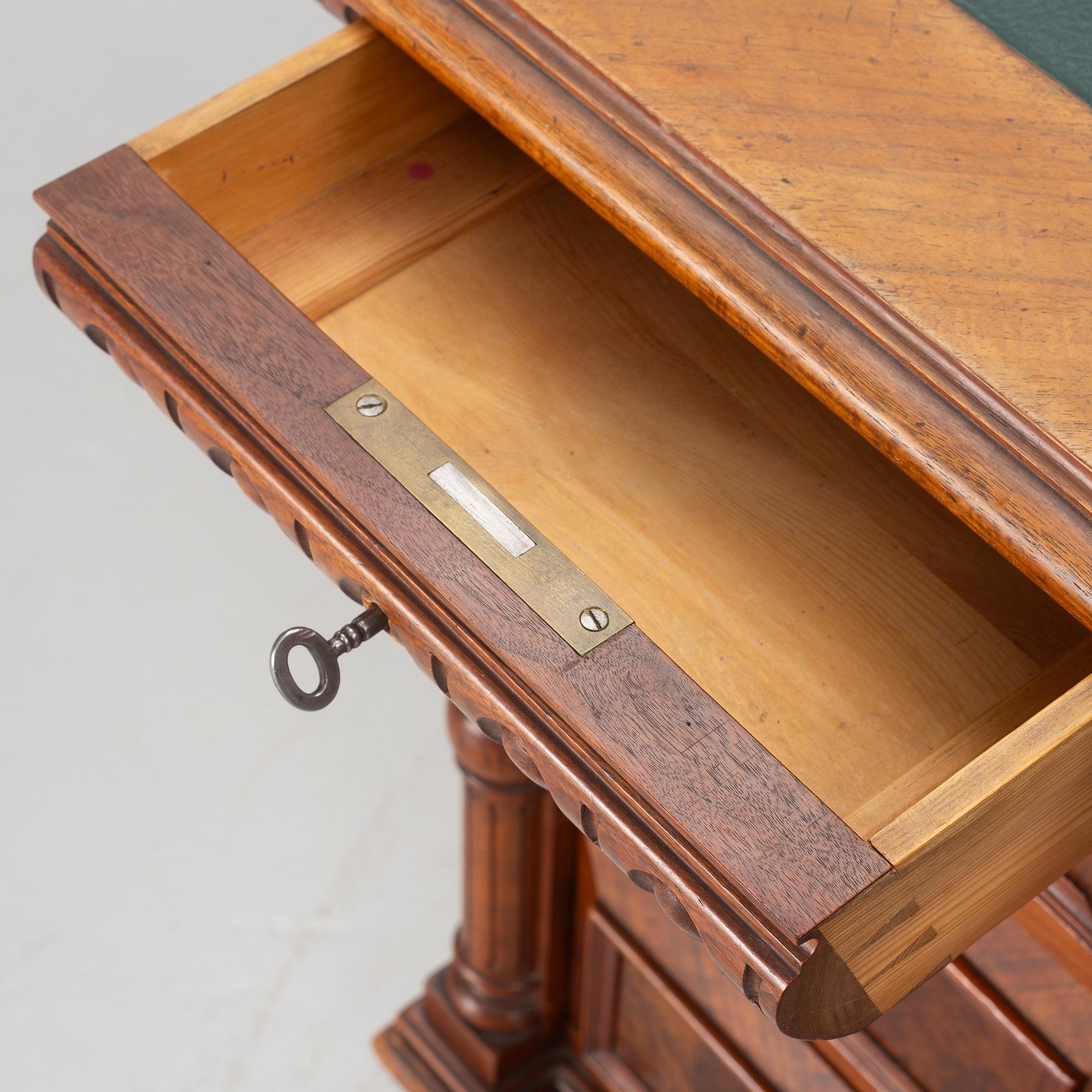 Desk, neo-Renaissance, 19th century.