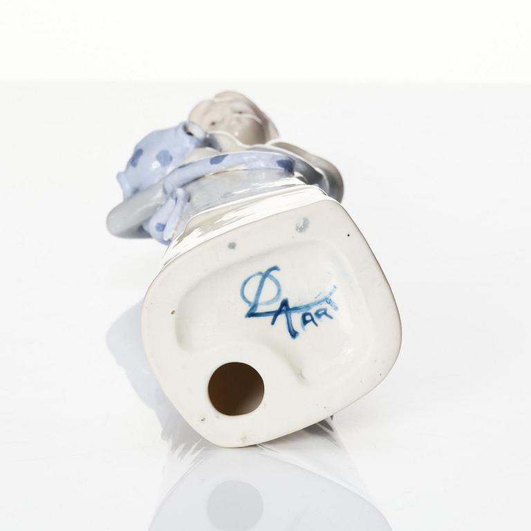 Ola Niklasson, Två kvinnor med prickiga bläckfiskar.