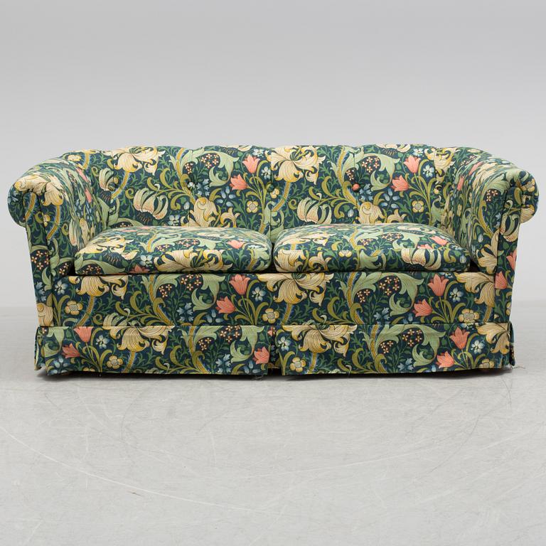 A sofa, 1960´s/70´s. With fabric designd by William Morris.