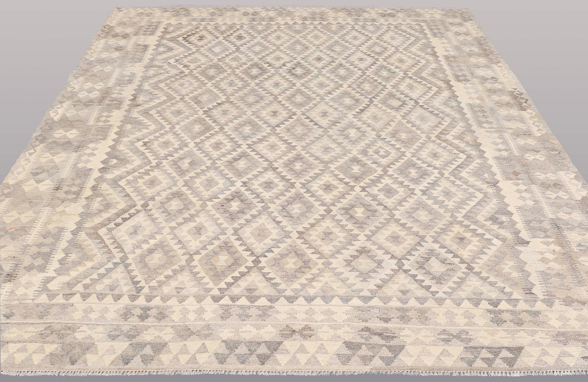 A CARPET, Kelim, ca 350 x 259 cm.