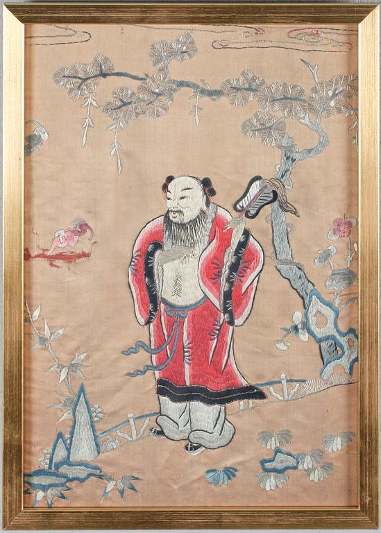 BRODERIER, 2 st, på siden, Kina, 1900-talets första hälft.
