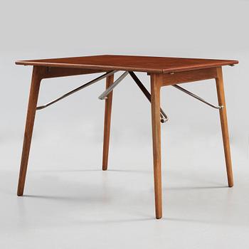 A Børge Mogensen teak drop leaf dining table, Søborg Møbelfabrik, Denmark 1950's, model 162.