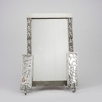 SPEGEL med SPEGELLAMPETTER, ett par, tenn, 1920/30-tal.