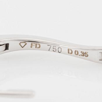 Earrings, 18K white gold set with brilliant-cut diamonds.