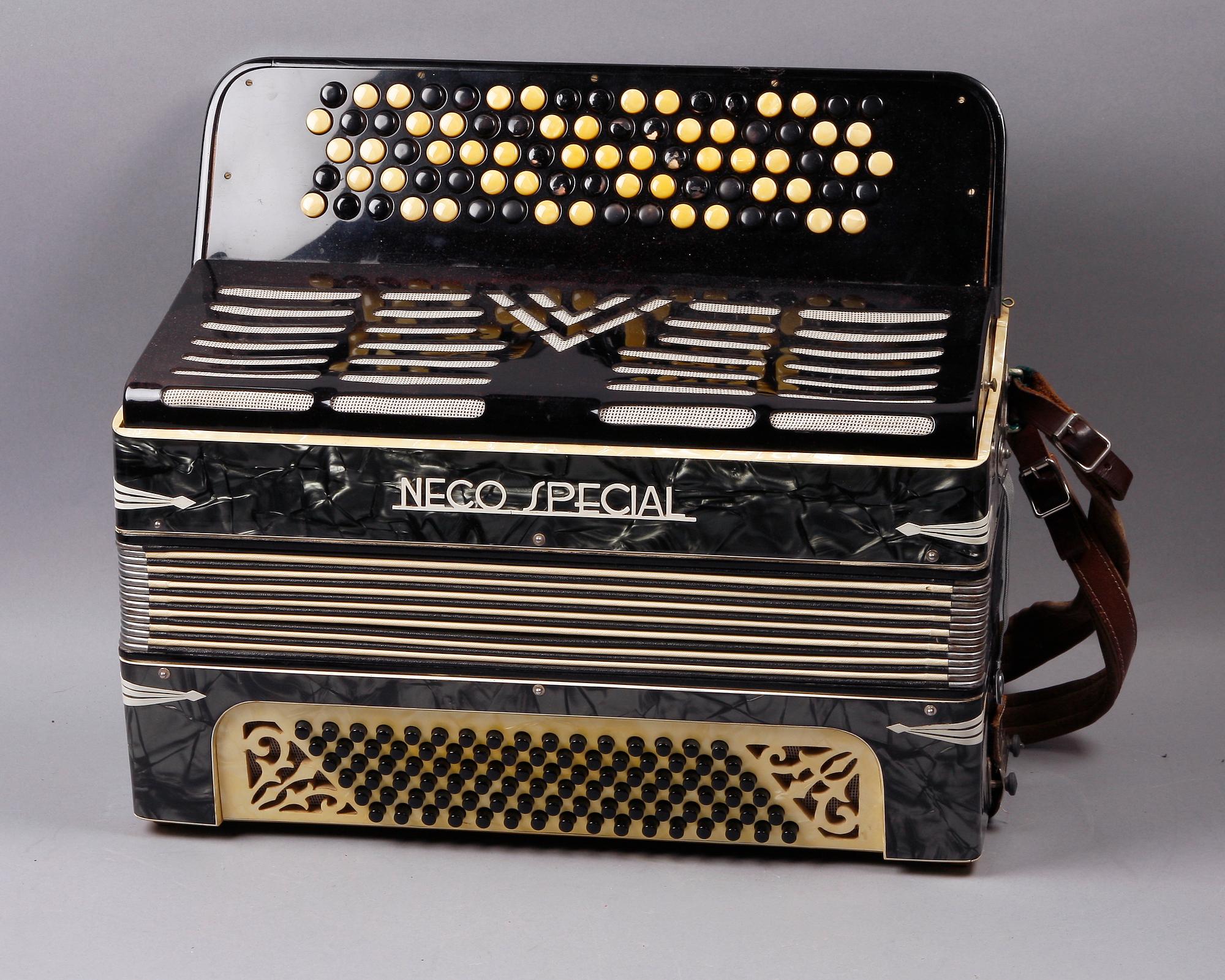 DRAGSPEL, Neco special.