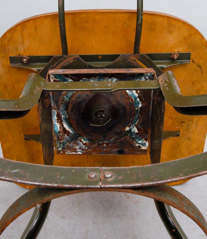 INDUSTRISTOL, 1900-talets första hälft.