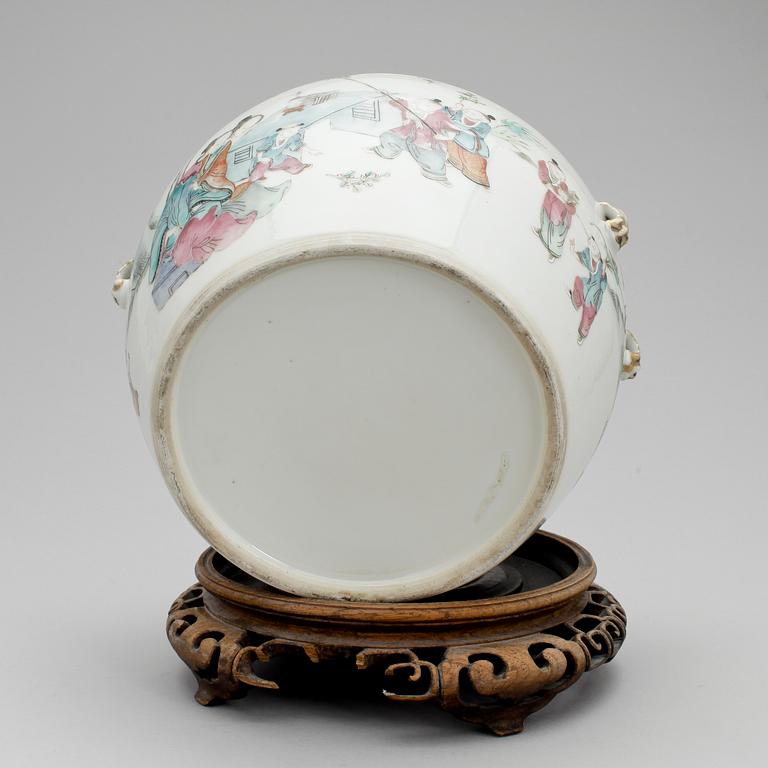 URNA, Porslin, Kina, 1800-tal.