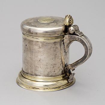 A SILVER TANKARD, possibly Finnish, late 17th century, unknown maker's hallmark, weight 808 g.