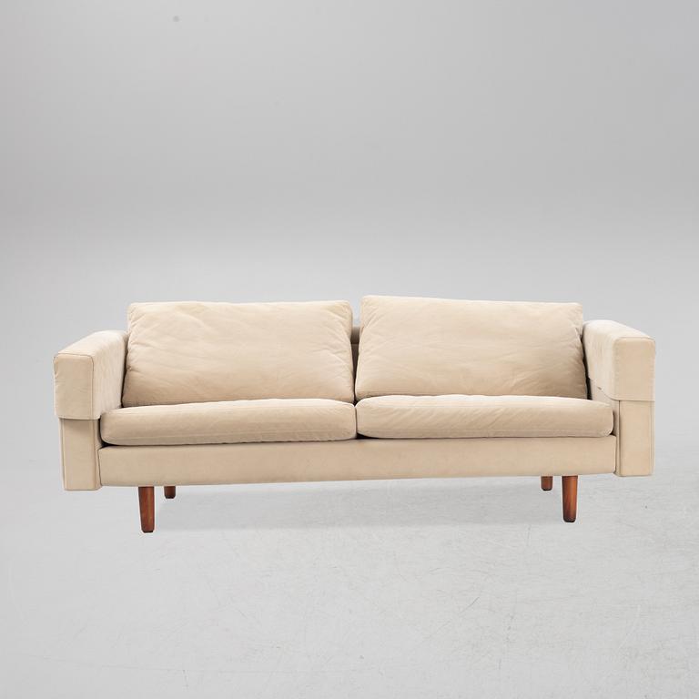 Hans J Wegner, soffa, Getama, samtida tillverkning.