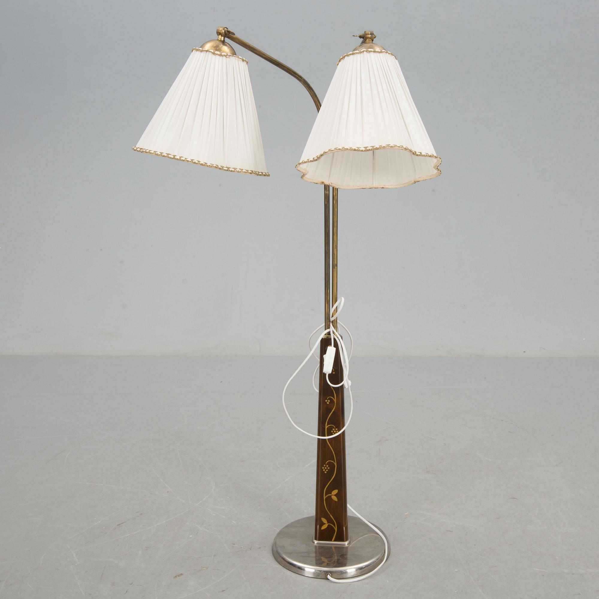 GOLVLAMPA, 1900-talets mitt.