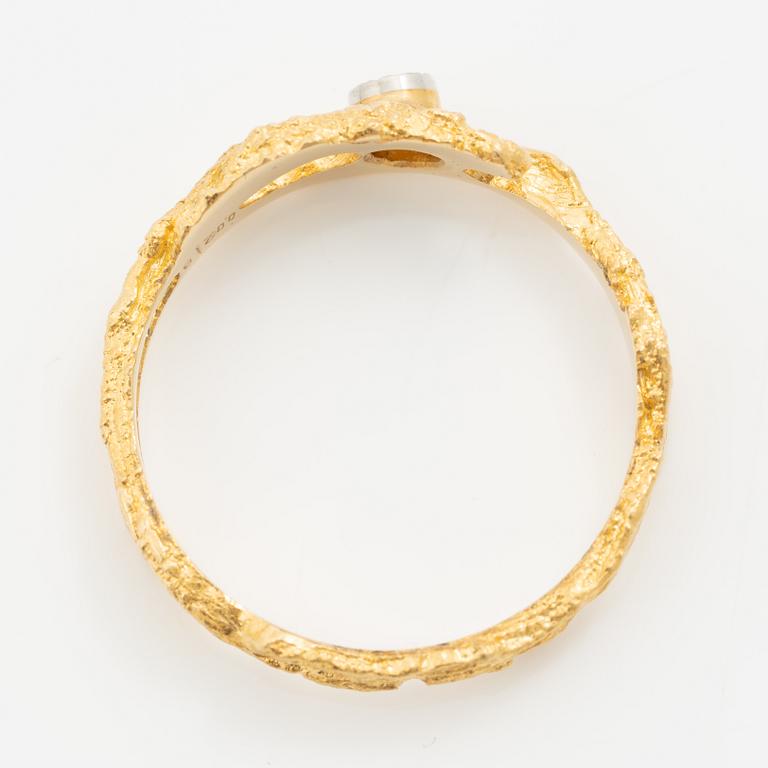 Björn Weckström, ring, 18K gold with an octagon-cut diamond, Finland 1978.
