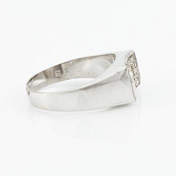 Ring in 18K white gold with single-cut diamonds.