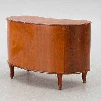 A chest of drawers, Swedish Modern, AB Svenska Möbelfabriken, Bodafors, 1940s.