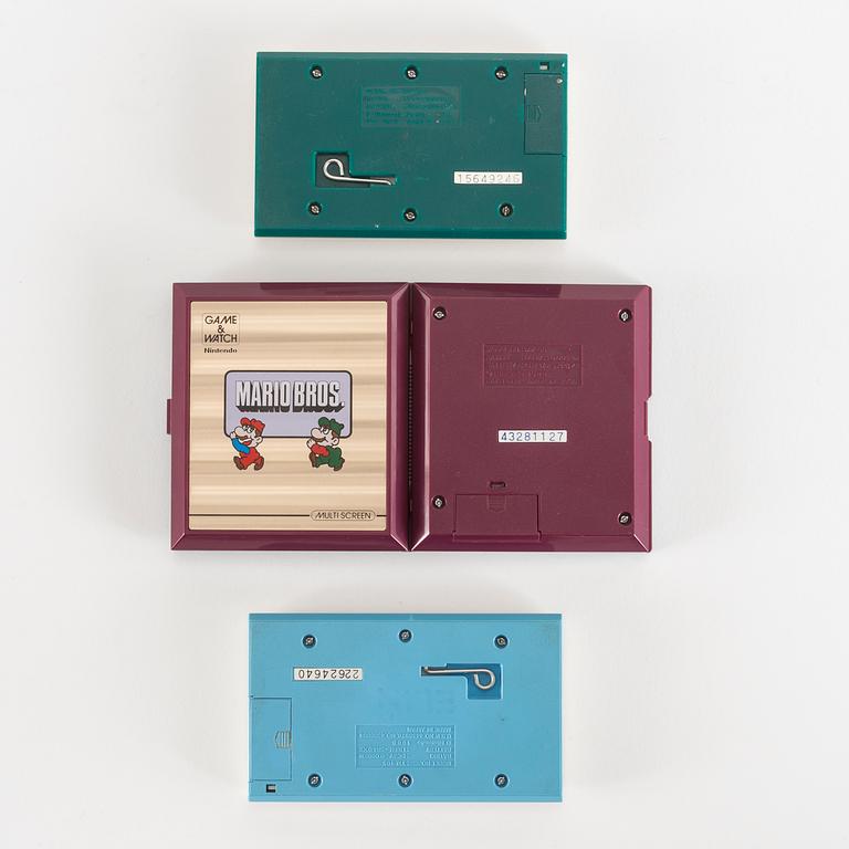 GAME & WATCH, "Donkey Kong jr", "Mario Bros" samt "Super Mario Bros" i förpackningar, Nintendo, 1982-1988.