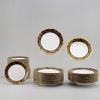 A German dinner service, 20th Century.