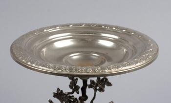 SKÅLFAT PÅ FOT, nysilver, omkr 1900.