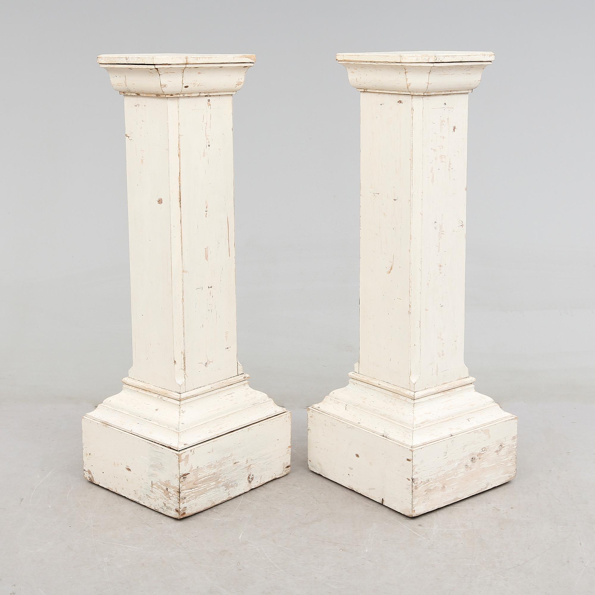 KOLONNER, 1 par, omkring år 1900.