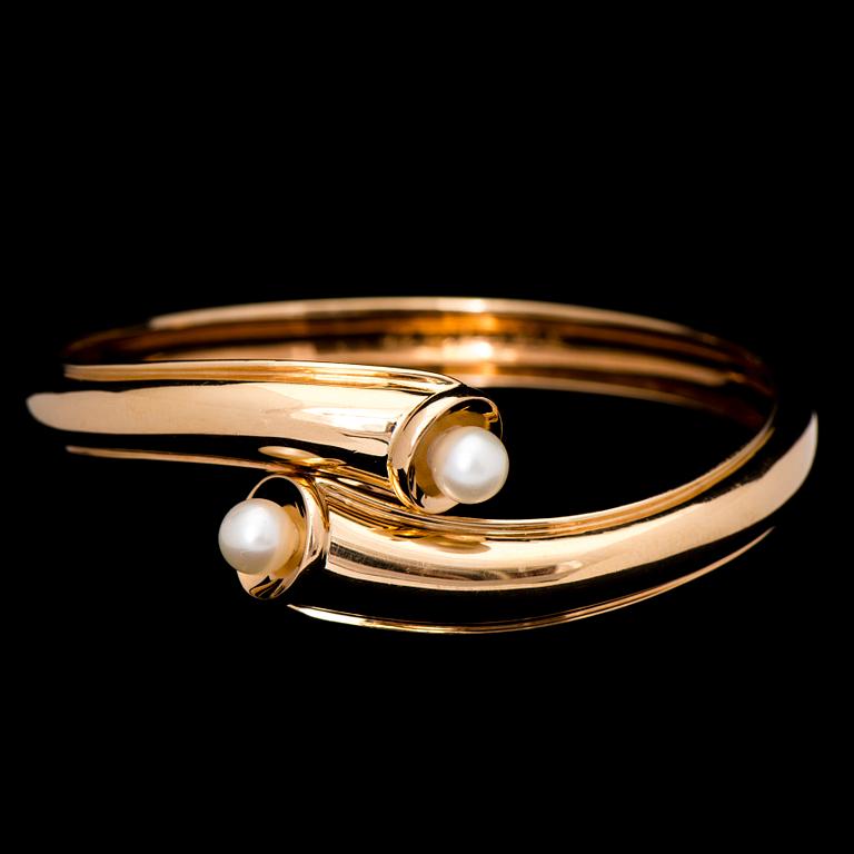 AN ELIS KAUPPI BRACELET, cultured pearls, 14K gold. Kupittaan Kulta, Turku Finland 1957.