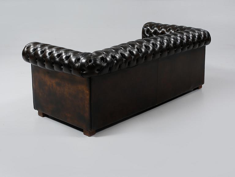 SOFFA, chesterfieldmodell, 1900-talets andra hälft.