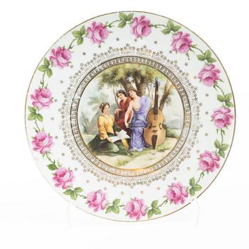Praktfat, ett par, porslin, Wien, 1900-tal.