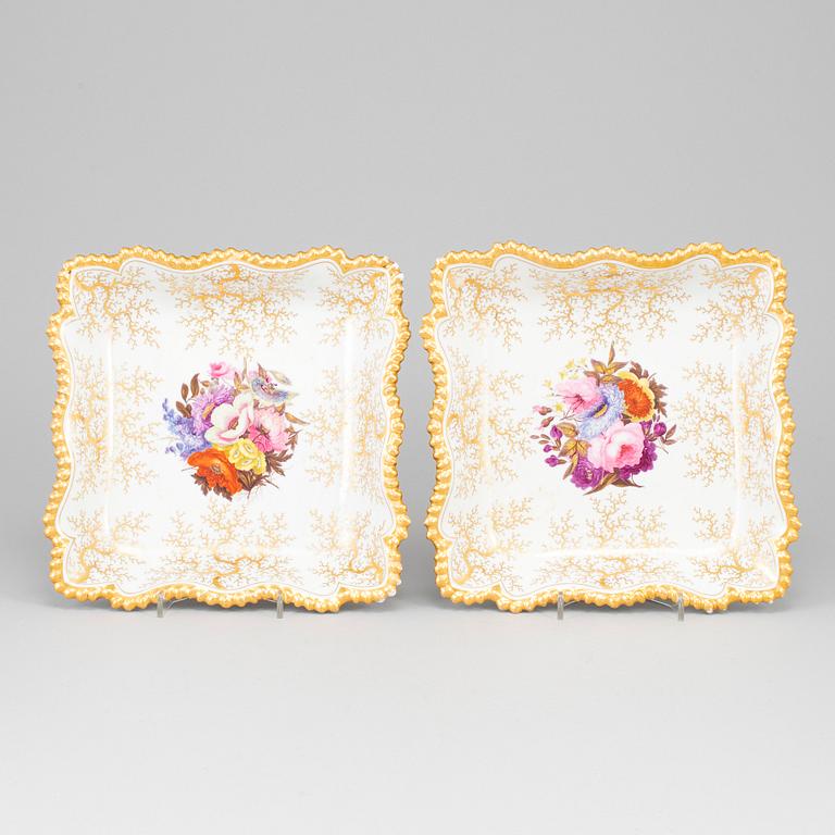 A pair of late Empire porcelain dishes, second half of the 19th century.