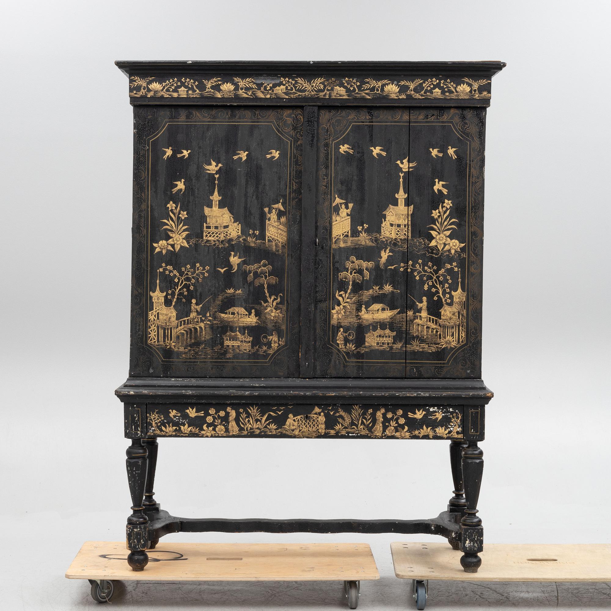 A cabinet, 19th Century.