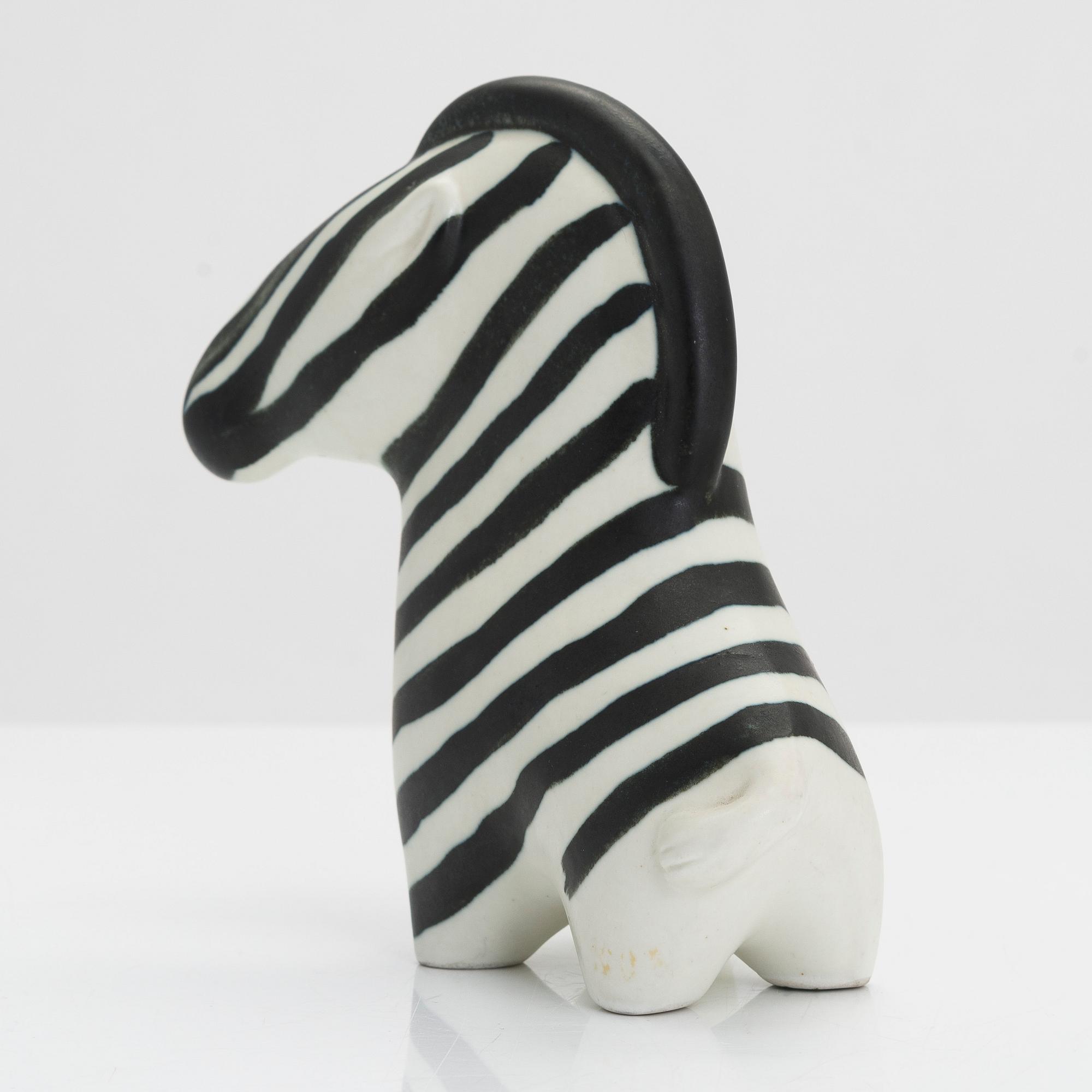 Taisto Kaasinen, A porcelain figurine, Arabia Finland.