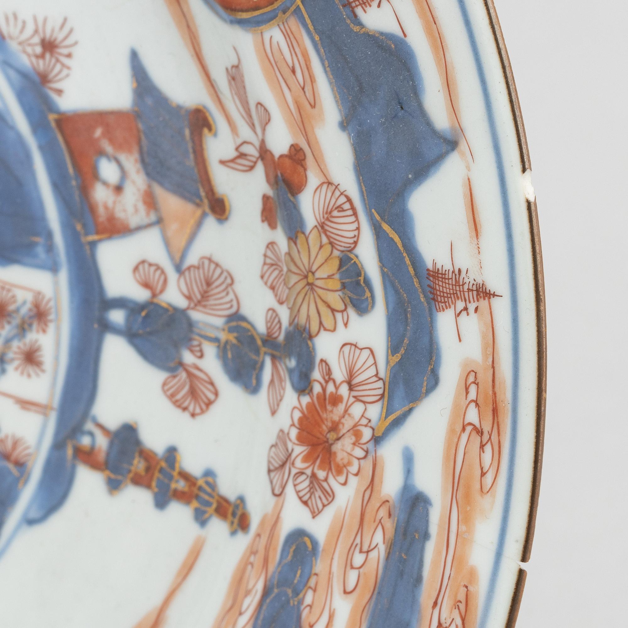 A pair of imari dishes, Qing dynasty, 18th Century.