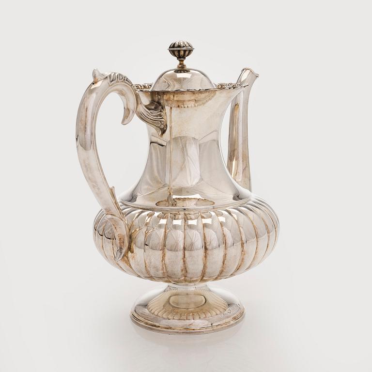 Kahvikannu, hopeaa, Kultakeskus, Hämeenlinna 1987.