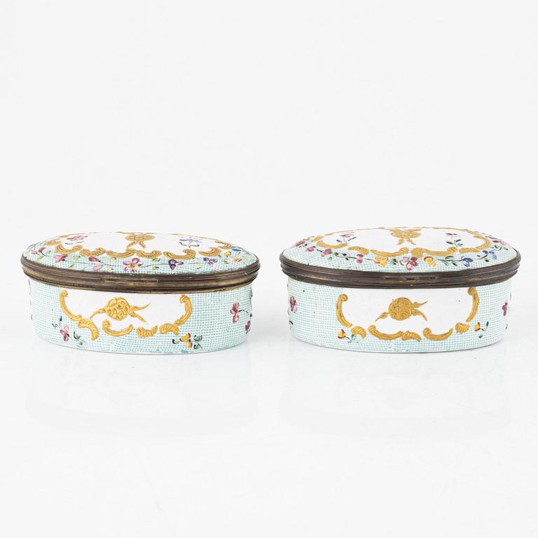 A pair enamel boxes, 19th Century.