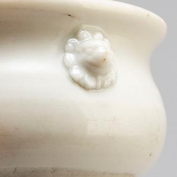 A Blanc de Chine censer, Qing dynasty, Kangxi (1662-1722).