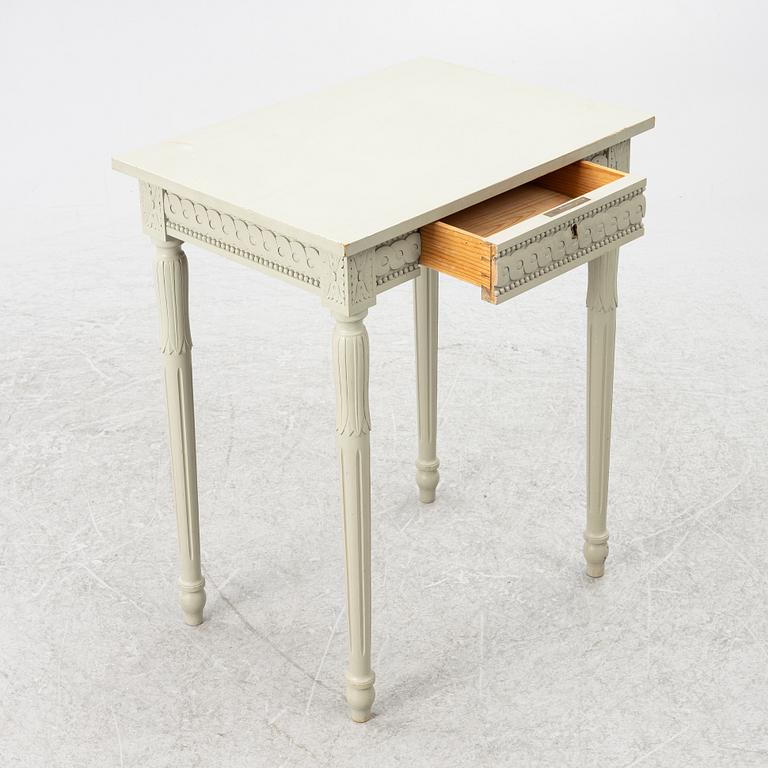 Sidobord, gustaviansk stil, tidigt 1900-tal.