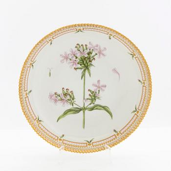 Bowl "Flora Danica" Royal Copenhagen Denmark 1965 porcelain.