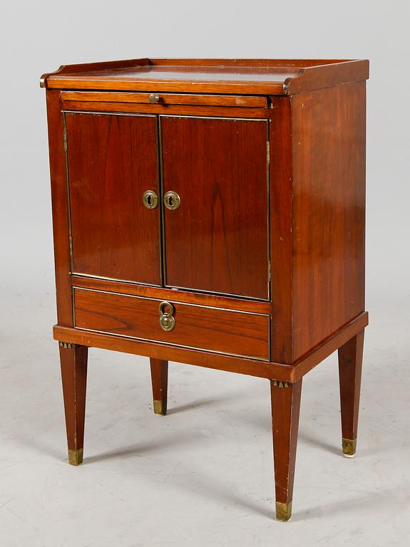 POTTSKÅP, gustavianskt, 1700-/1800-tal.