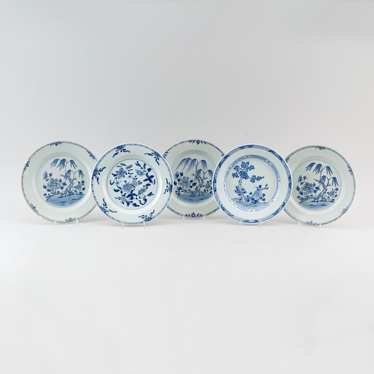 TALLRIKAR, 5 st (3+1+1), porslin, Kina, 1700-tal.