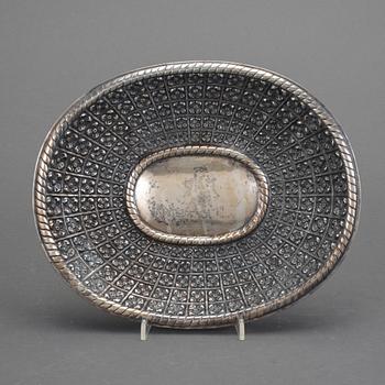 FAT, låghaltigt silver 800, Tyskland, 1900-talets första hälft. Vikt ca 353g.