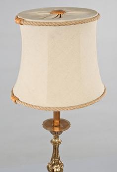 GOLVLAMPA, barockstil, 1900-talets andra hälft.